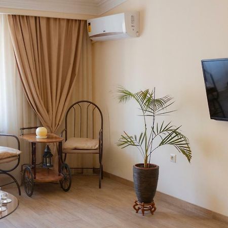 Loft Home In City Center เยเรวาน ภายนอก รูปภาพ