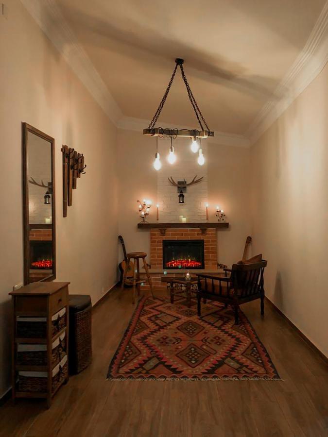 Loft Home In City Center เยเรวาน ภายนอก รูปภาพ