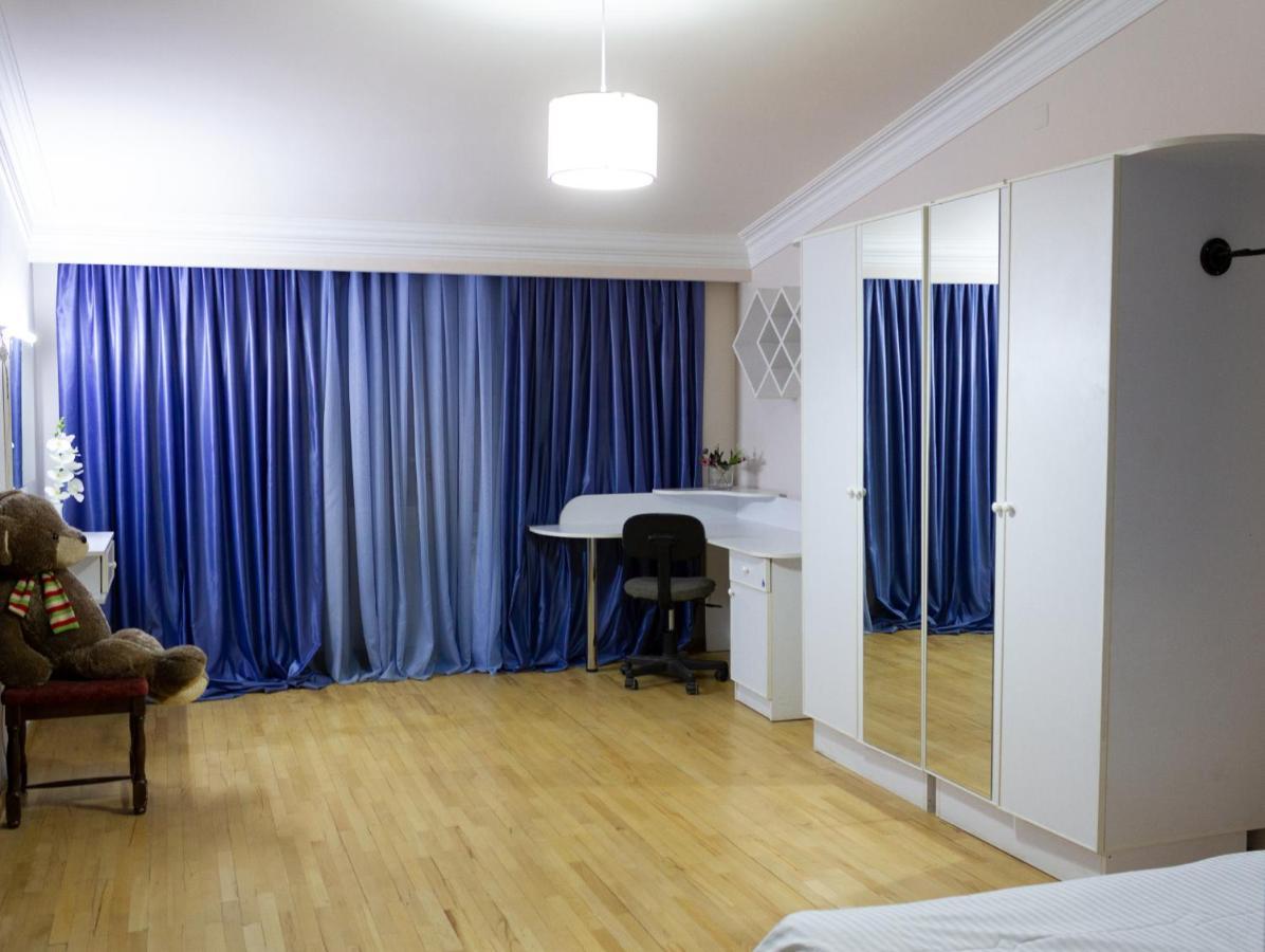Loft Home In City Center เยเรวาน ภายนอก รูปภาพ