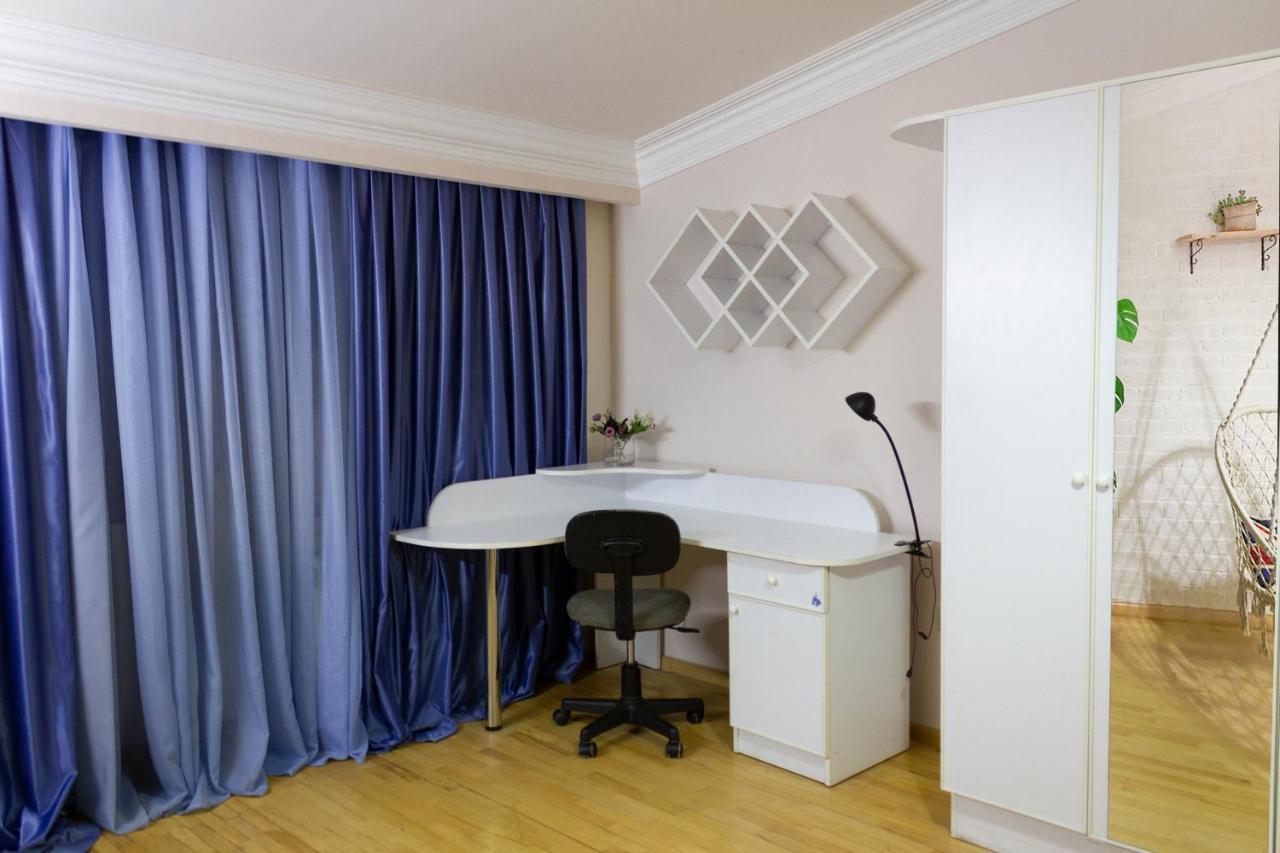 Loft Home In City Center เยเรวาน ภายนอก รูปภาพ