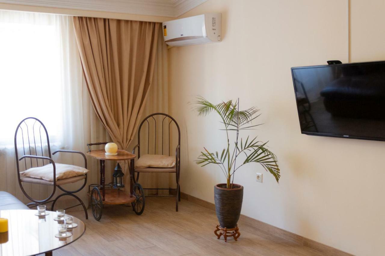 Loft Home In City Center เยเรวาน ภายนอก รูปภาพ